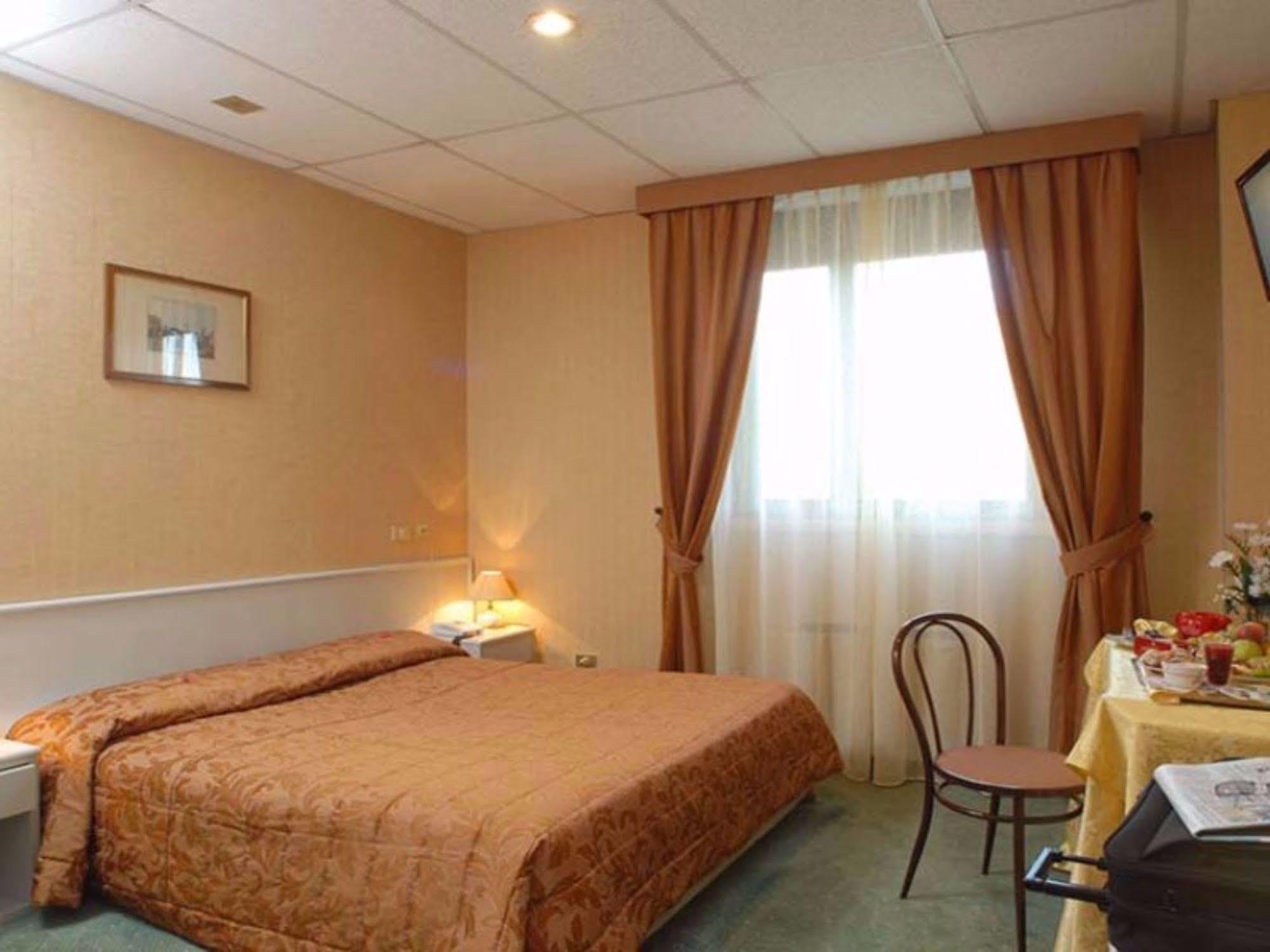 Hotel Thp Bologna à Carteria di Sesto Rastignano Extérieur photo